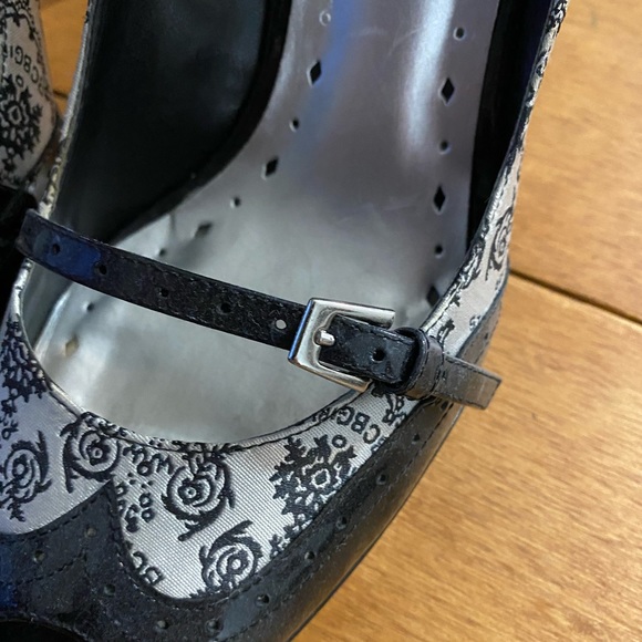 BCBG heels - Picture 2 of 7